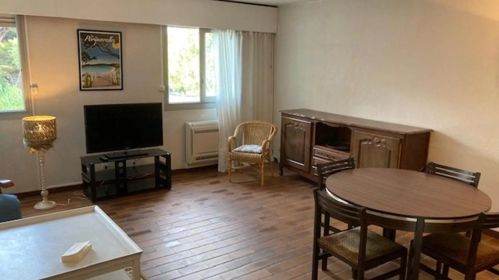 Apartment Appartement Climatise, Traversant Avec Parking Prive - Centre Ville Le Lavandou - Fr-1-308-193