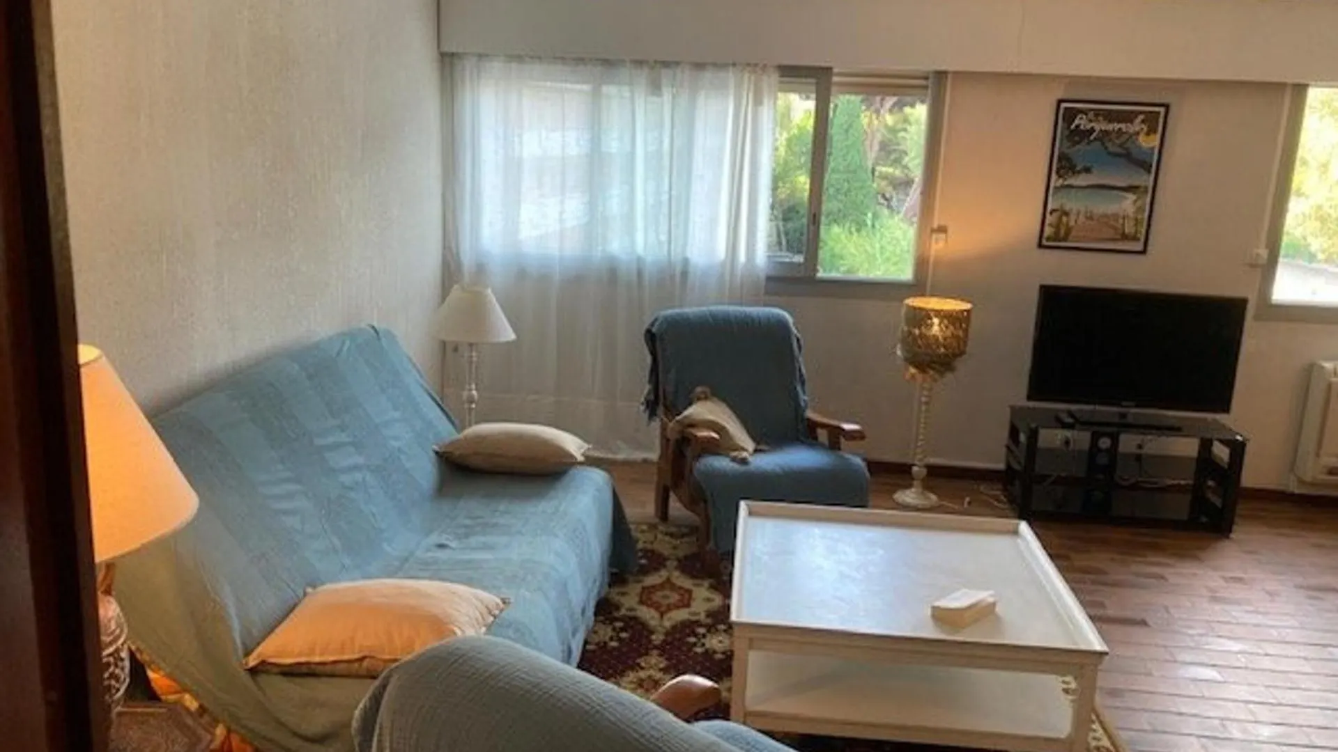 Appartement Climatise, Traversant Avec Parking Prive - Centre Ville Le Lavandou - Fr-1-308-193 Apartment